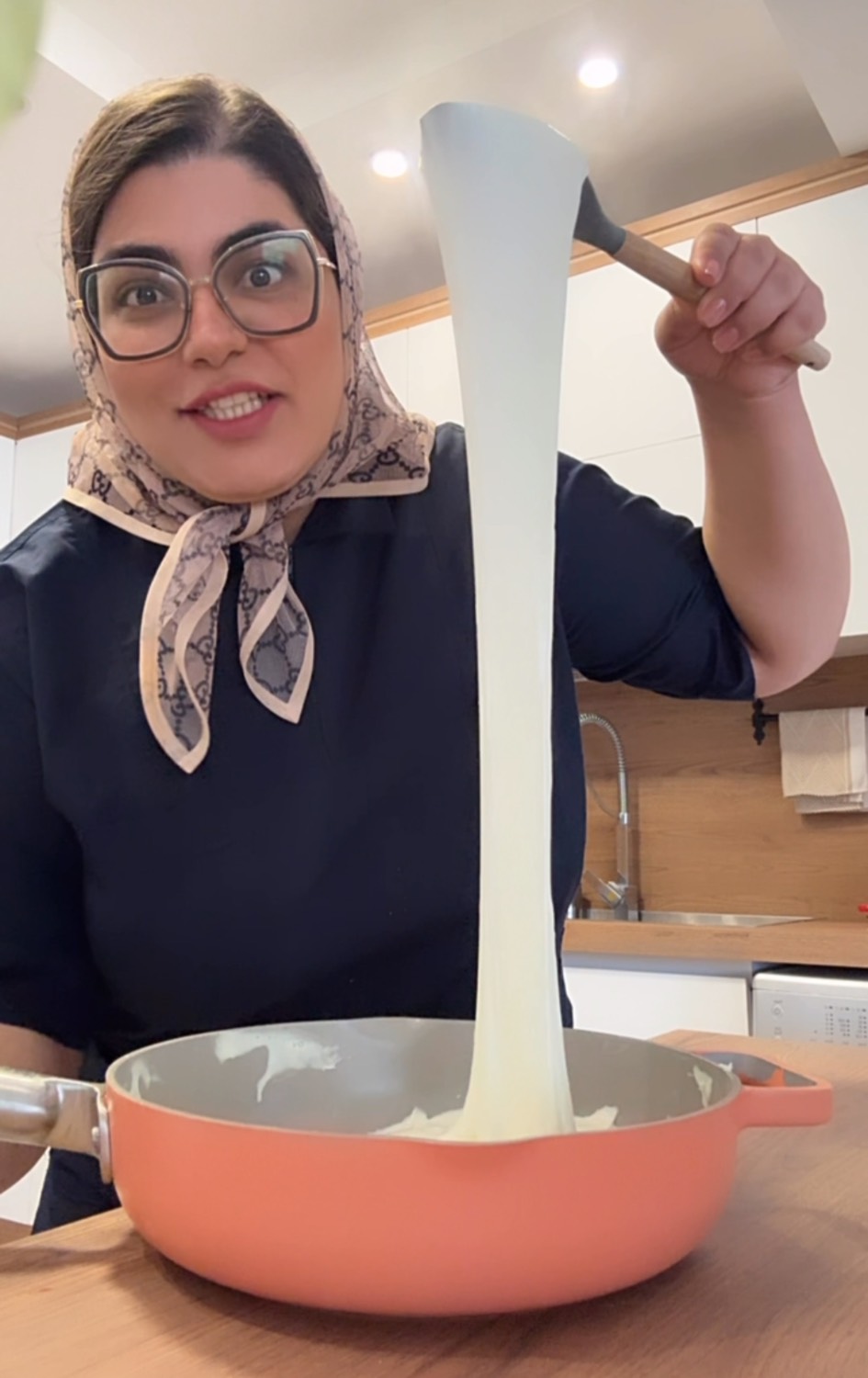 تک آیتم پنیر پیتزای خونگی کشدار ( فقط با ۴ کیلو شیر )
